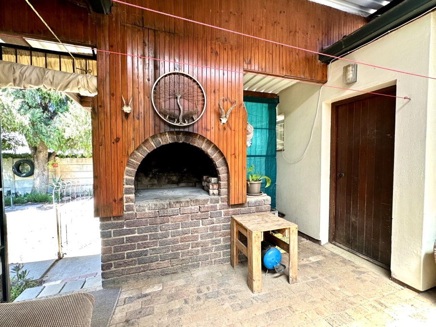 4 Bedroom Property for Sale in Panorama Western Cape